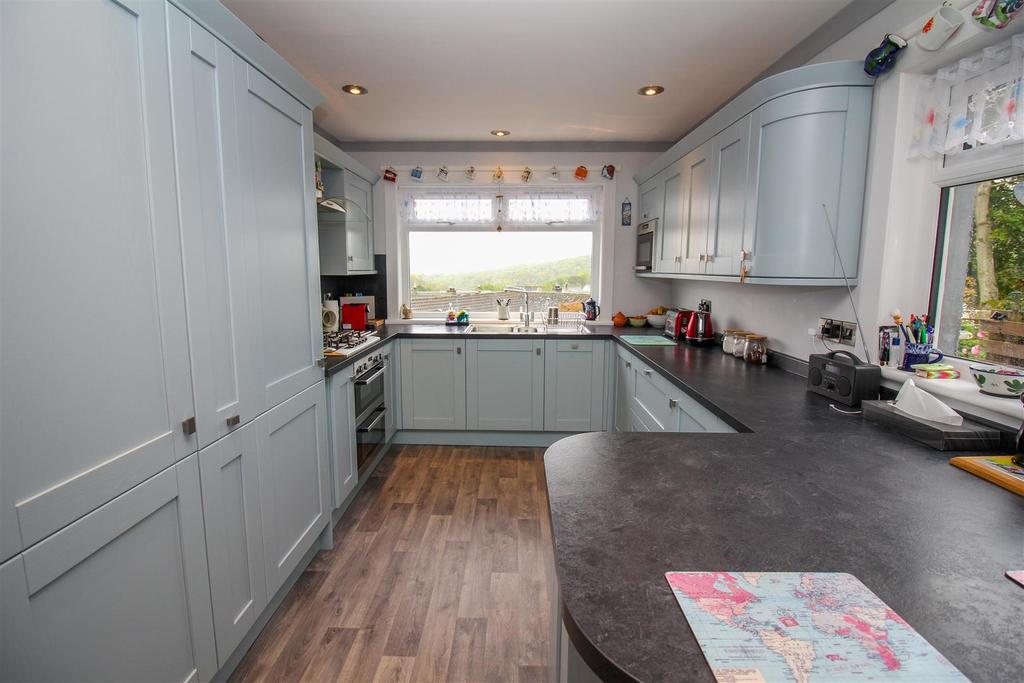 Longhope Drive, Hawick 3 bed link detached house £230,000