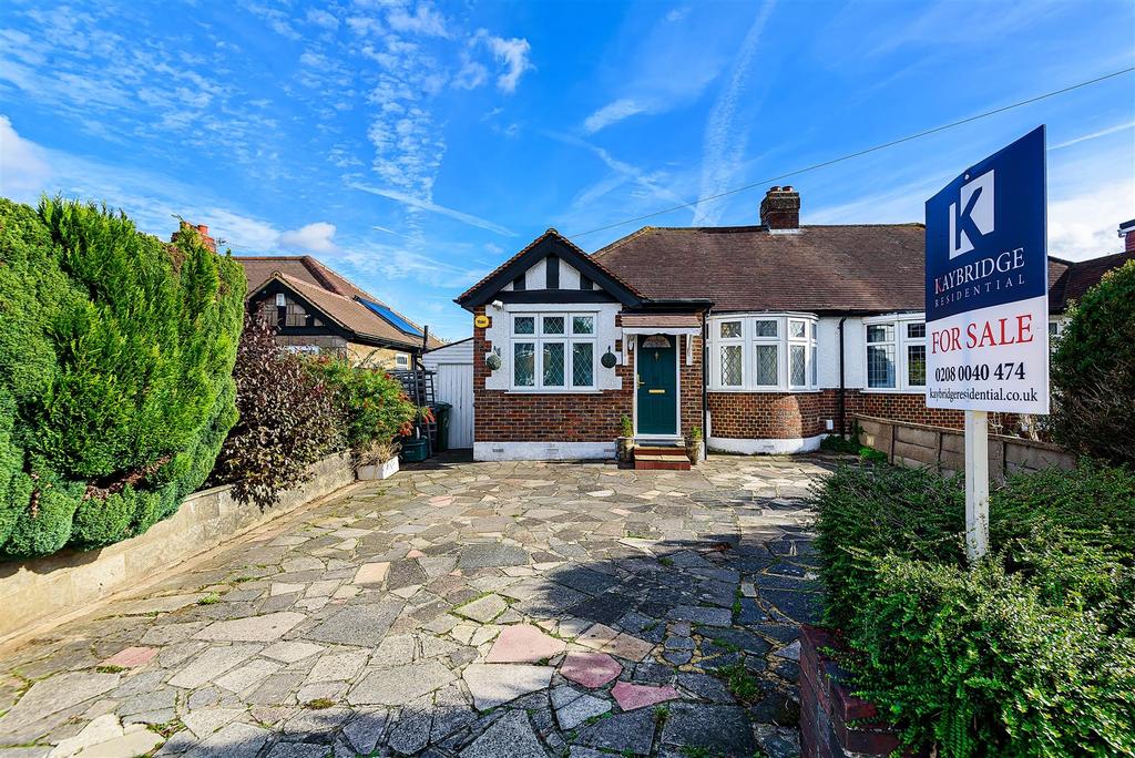Seaforth Gardens, Epsom 2 bed semidetached bungalow £535,000