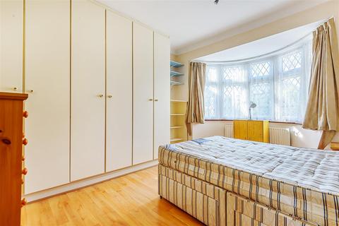 162 Seaforth Gardens, Epsom, KT19 0NW