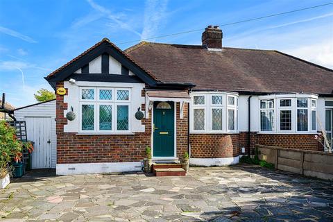 162 Seaforth Gardens, Epsom, KT19 0NW