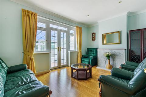 162 Seaforth Gardens, Epsom, KT19 0NW