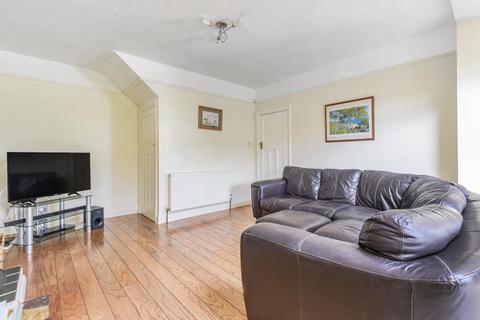 22 Oaks Avenue, Worcester Park, KT4 8XD