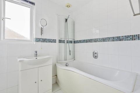 22 Oaks Avenue, Worcester Park, KT4 8XD