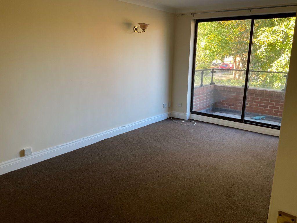 William Nichols Court, Huntly Grove... 1 bed flat £695 pcm (£160 pw)