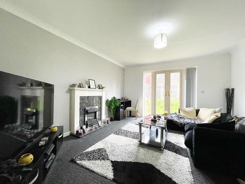 Shireoaks Way, Grimethorpe, Barnsley 2 bed townhouse £130,000