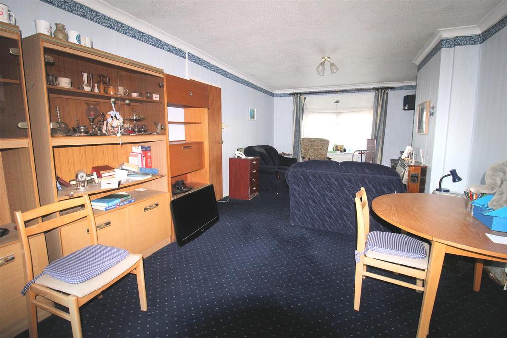 Mountbatten Road, Dersingham 3 bed detached bungalow for sale £280,000