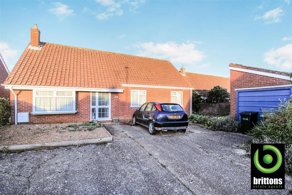 Mountbatten Road, Dersingham 3 bed detached bungalow - £280,000