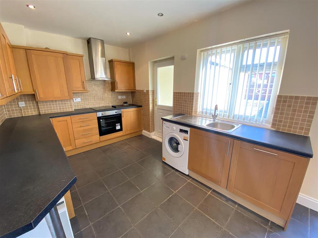 Fenby Avenue Darlington 3 bed end of terrace house - £650 pcm (£150 pw)