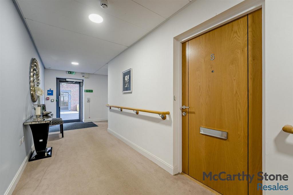 8666944-interior10-800.jpg