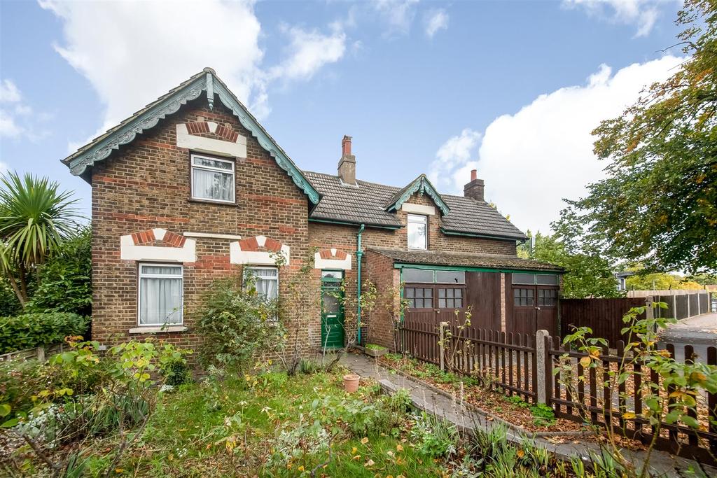 Rectory Road, Beckenham 3 bed detached house for sale £660,000