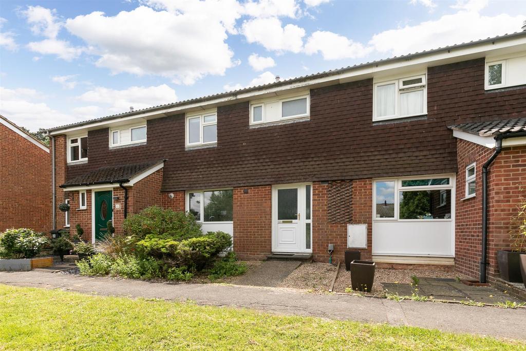 Rye Close, Guildford 3 bed house £400,000