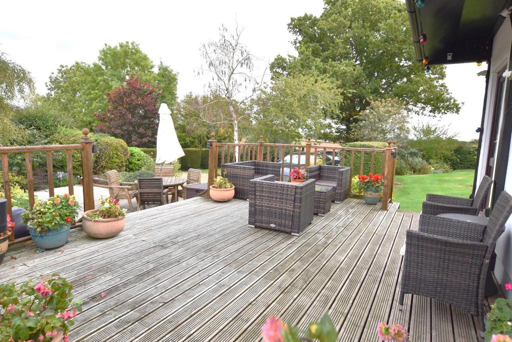 Decking 2nd Img.JPG