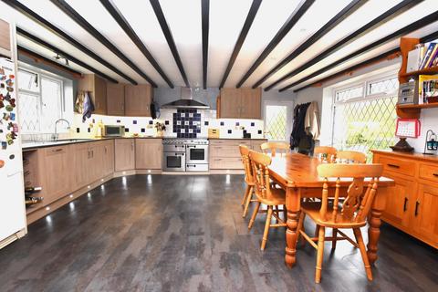 Stuart Cottage Newent Road, Staunton, Gloucester, GL19 3QW