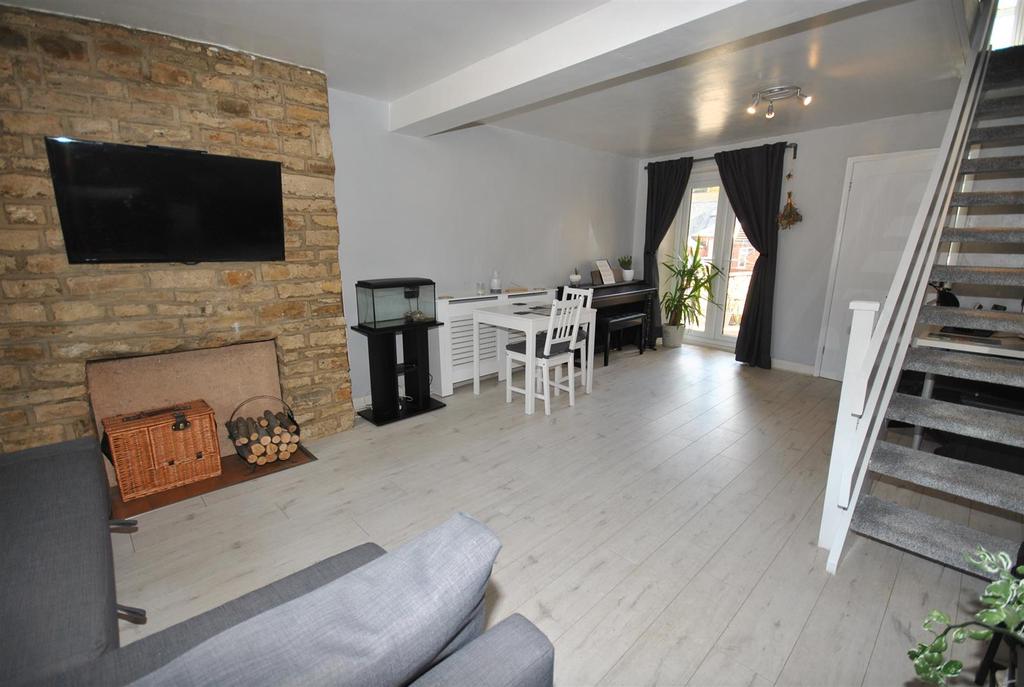 Manor Road, Kingsthorpe, Northampton 2 bed terraced house for sale £229,950