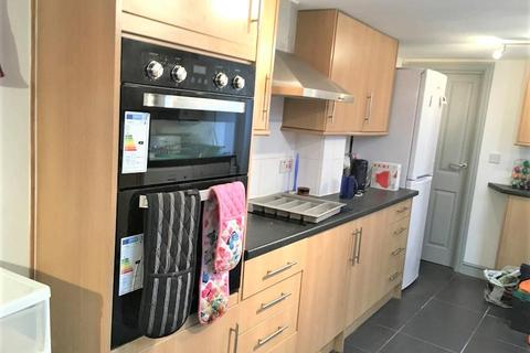 7 bedroom terraced house to rent, 52 Teignmouth Road, Selly Oak, Birmingham
