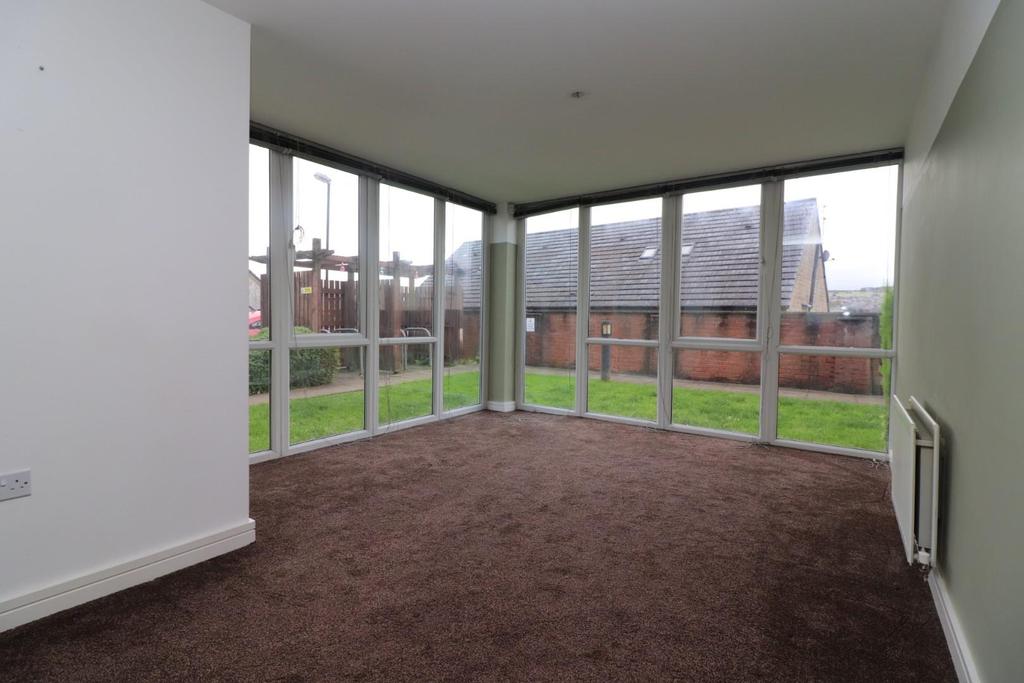 Ainsworth Close, Darwen 2 bed house £575 pcm (£133 pw)