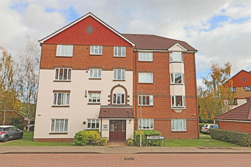 St. Annes Rise, Redhill 1 bed flat - £240,000