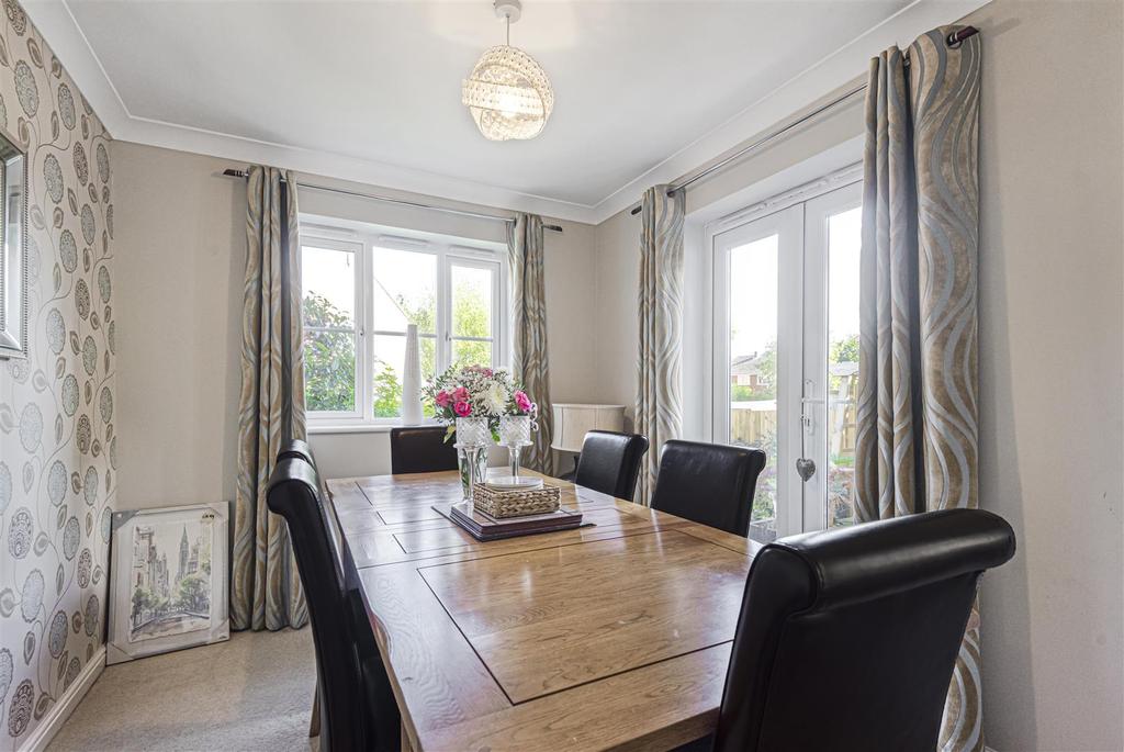 Wokingham Road, Earley, Reading 4 bed semidetached house for sale £525,000
