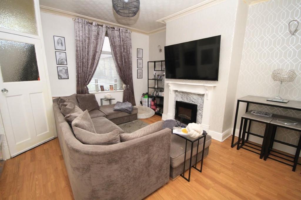 Helmsley Street, East Bowling, Bradford 4 bed terraced house £89,995