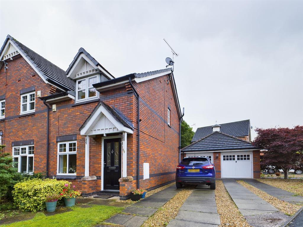Moss Valley Road, New Broughton, Wrexham 2 bed semidetached house £160,000