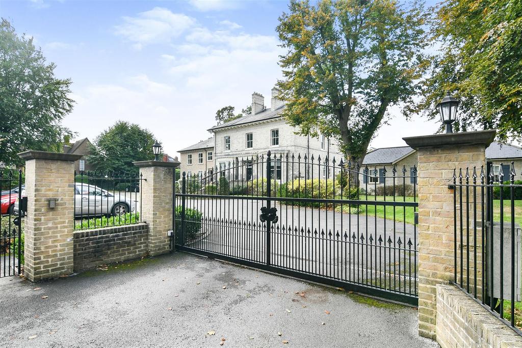 Fulford Chase, Fulford Road, York 2 bed flat for sale £295,000