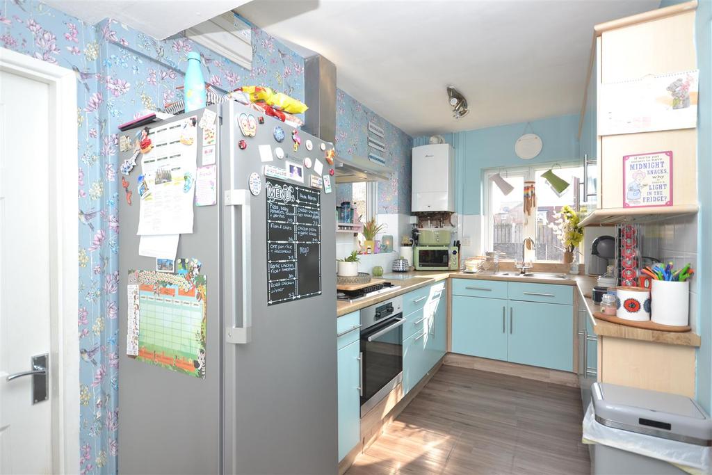 Preston View, Swillington, Leeds 3 bed semidetached house £200,000