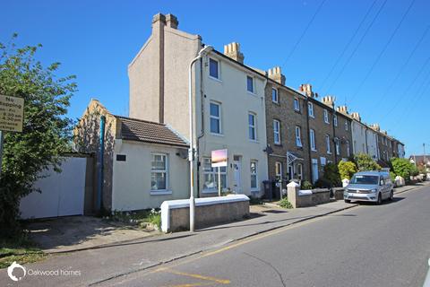 3 bedroom semi-detached house to rent, Ramsgate