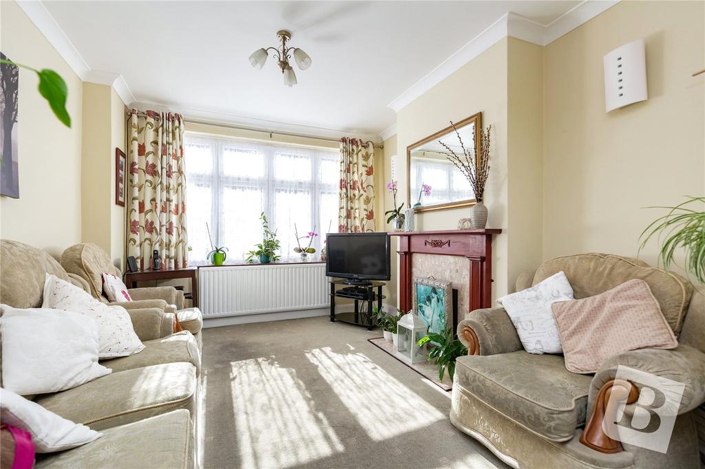Foxlands Crescent, Dagenham, RM10 3 bed end of terrace house for sale