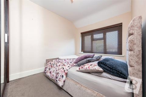 3 bedroom terraced house for sale - St Georges Road, Dagenham, RM9