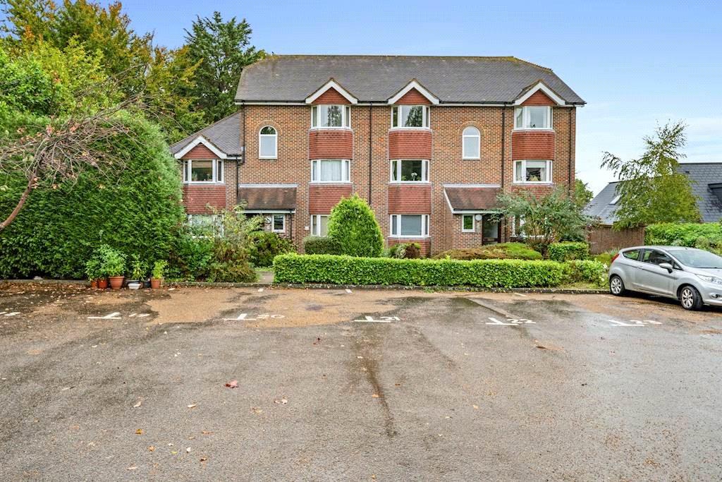 Heath Road, Haywards Heath, West Sussex, RH16 1 bed apartment £200,000