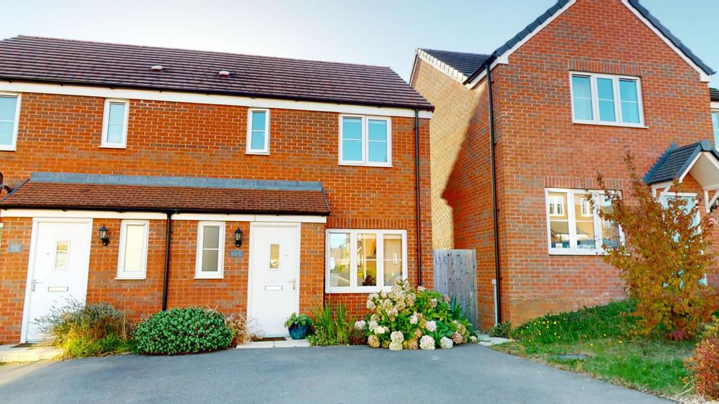York Way, Harlestone Manor... 3 bed semidetached house £285,000