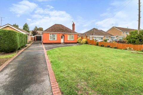 2 bedroom detached bungalow for sale - Newark Road, North Hykeham, Lincoln