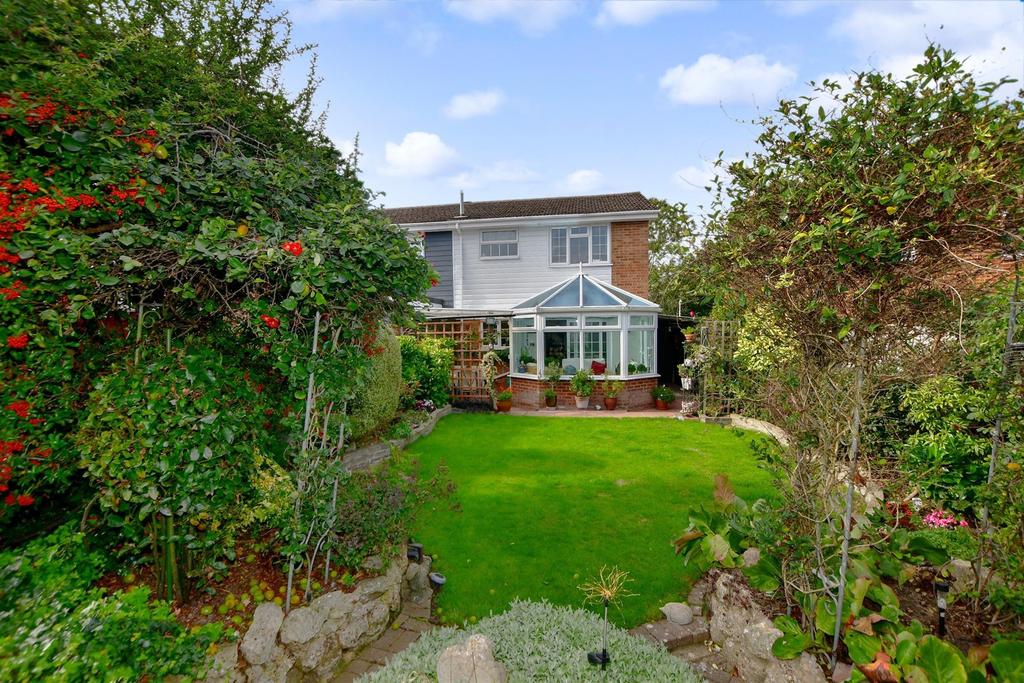 Whitebeam Drive, Coxheath, Maidstone, Kent 3 bed semidetached house