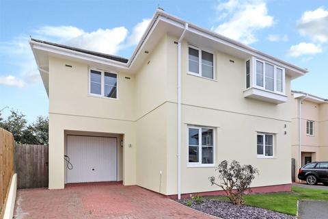5 Gifford Close, Hartland, Bideford, EX39 6HY