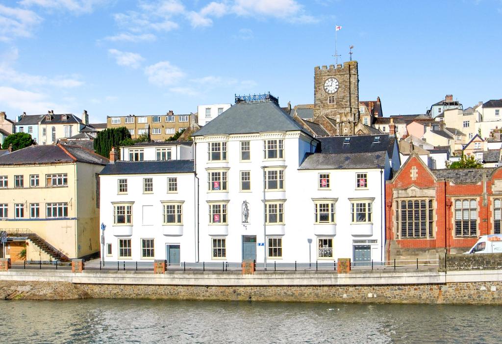 New Road, Bideford, EX39 4 bed apartment £250,000