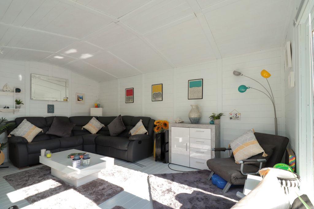 Just Chillin/Summer House