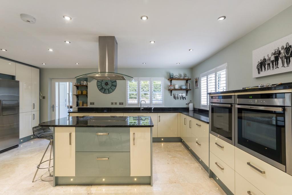 Kitchen (2)