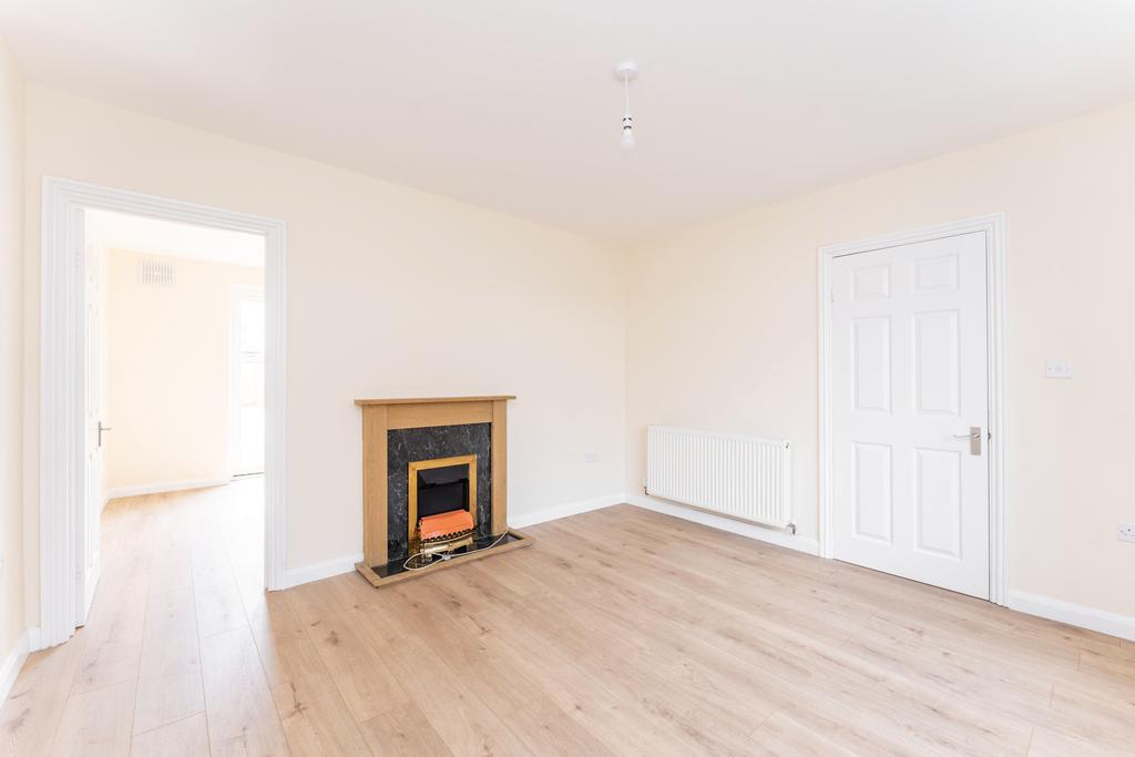 Regina Road, Southall UB2 2 bed house £1,500 pcm (£346 pw)
