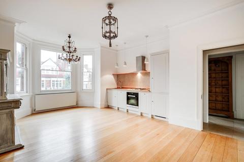 2 bedroom flat for sale - Arkwright Road, London, NW3