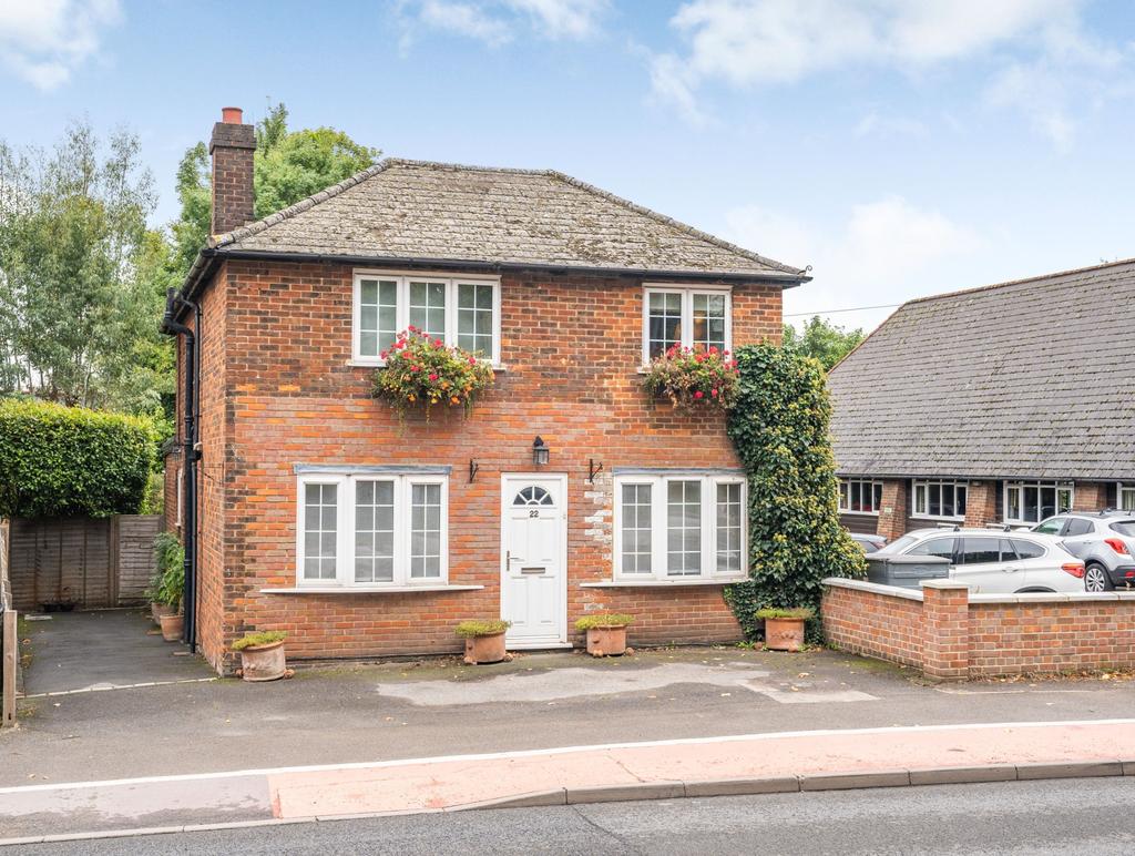 White Lion Road, Amersham 4 bed detached house for sale - £669,000