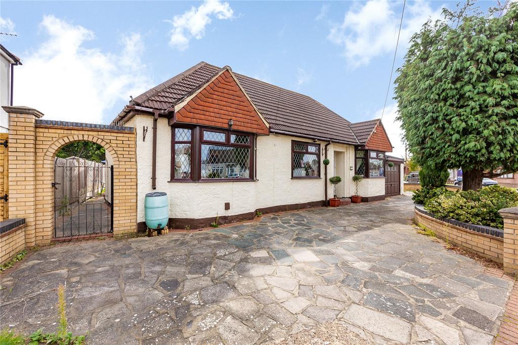 Parsonage Road, Rainham, RM13 2 bed detached bungalow for sale £475,000