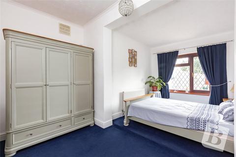 92 Parsonage Road, Rainham, RM13 9LF