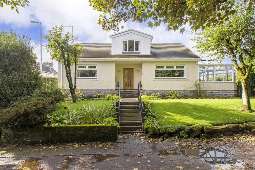 HIGH STREET STEWARTON 4 bed detached bungalow £300,000