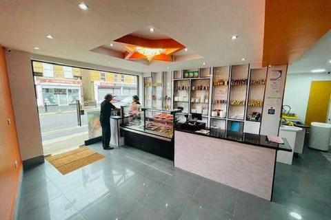Property to rent - Fairfield Road, West Drayton