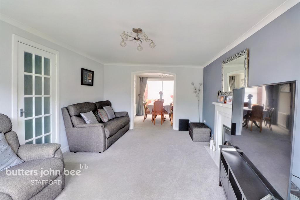 Ruskin Drive, Stafford 4 bed detached house for sale £340,000