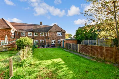 51 Brooklands Road, Larkfield, Aylesford, ME20 6RW