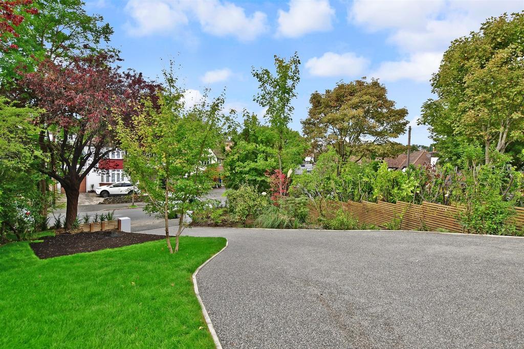 Driveway/Parking