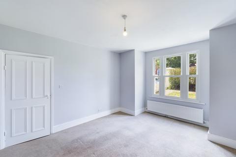 2 bedroom flat for sale - Baring Road, Lee, London, SE12
