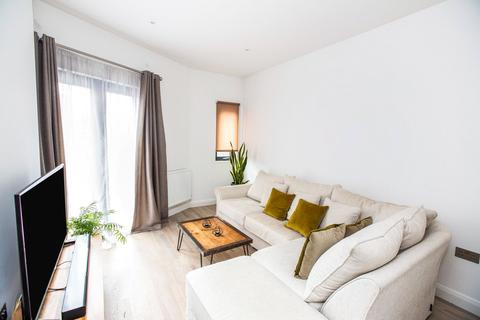 3 bedroom apartment for sale - St. Pauls Way, London, E3