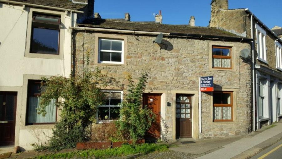 Raikes Road, Skipton BD23 1 bed terraced house to rent £525 pcm (£121 pw)